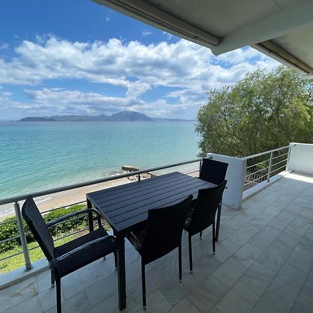 Stunning Beachfront Apartment Stratos Nerántza Exteriör bild